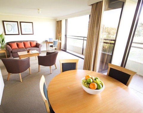 BreakFree Capital Tower - Palm Beach Accommodation 8