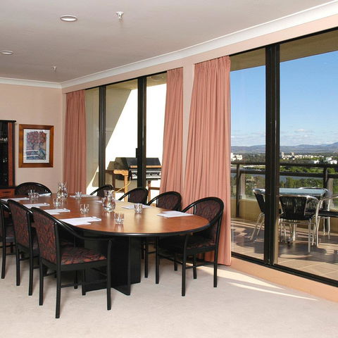 BreakFree Capital Tower - Palm Beach Accommodation 12