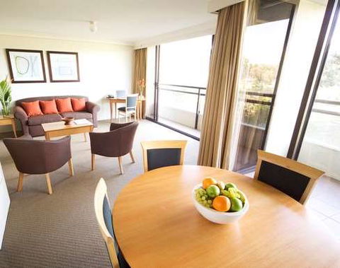 BreakFree Capital Tower - Palm Beach Accommodation 13