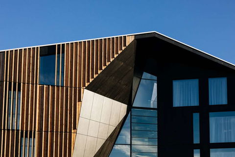 Macq 01 Hotel - Palm Beach Accommodation 1