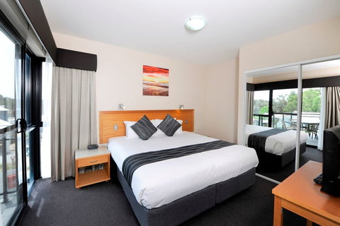 Assured Ascot Quays Apartment Hotel - Palm Beach Accommodation 2