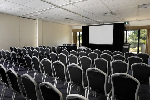 Assured Ascot Quays Apartment Hotel - Palm Beach Accommodation 8