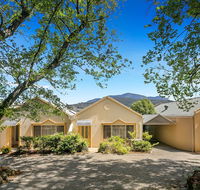 Quest Trinity House - Palm Beach Accommodation