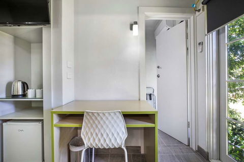 Skyways Hotel - Palm Beach Accommodation 6