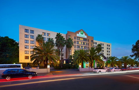 Holiday Inn Parramatta - Palm Beach Accommodation 2