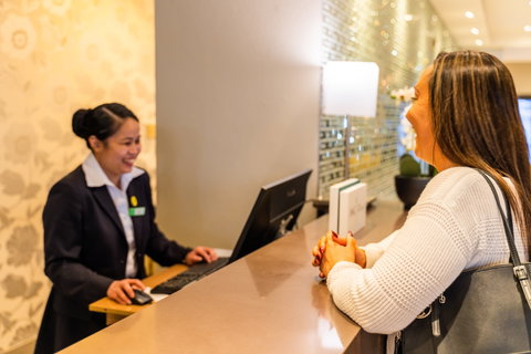 Holiday Inn Parramatta - Palm Beach Accommodation 4