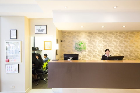Holiday Inn Parramatta - Palm Beach Accommodation 17