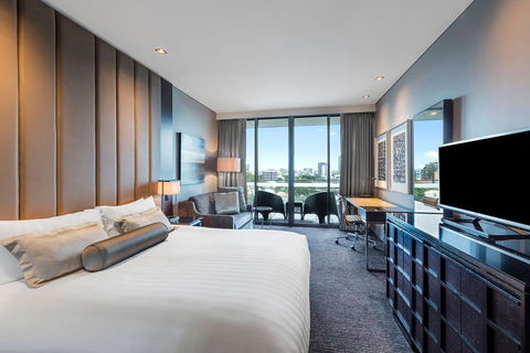 Gambaro Hotel - Palm Beach Accommodation 5