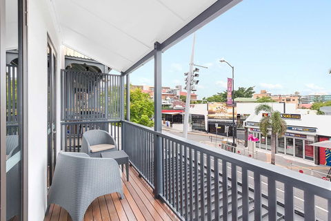 Gambaro Hotel - Palm Beach Accommodation 17