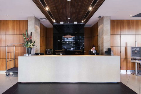 Majestic Roof Garden Hotel - Palm Beach Accommodation 2