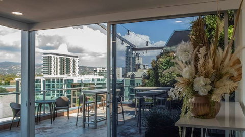 Majestic Roof Garden Hotel - Palm Beach Accommodation 10