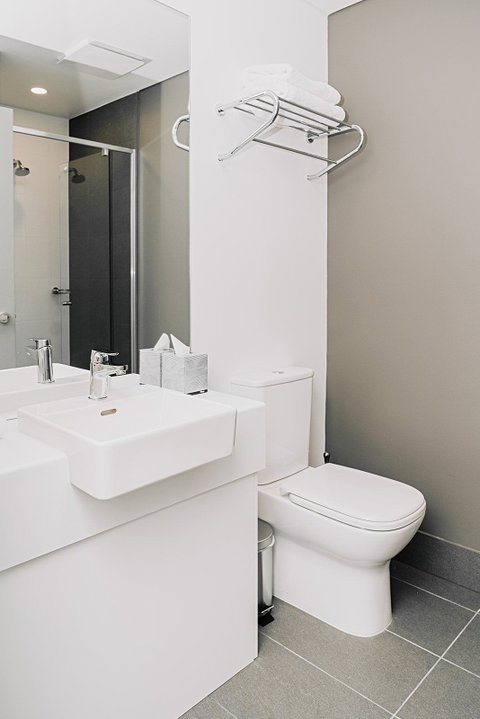 Tom's Court Hotel - Palm Beach Accommodation 11