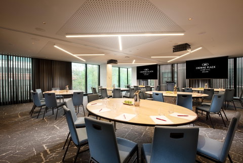 Crowne Plaza Adelaide - Palm Beach Accommodation 8