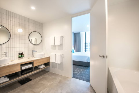 Crowne Plaza Adelaide - Palm Beach Accommodation 11