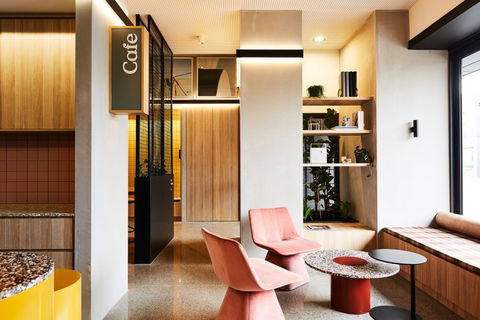 Lanbruk Apartment Hotel-Richomnd Hill - Palm Beach Accommodation 2