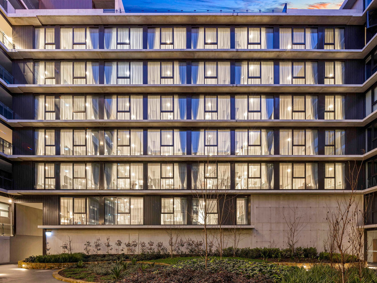 East Damboring ACT Palm Beach Accommodation