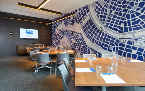 Holiday Inn Express Melbourne Southbank - Palm Beach Accommodation 16