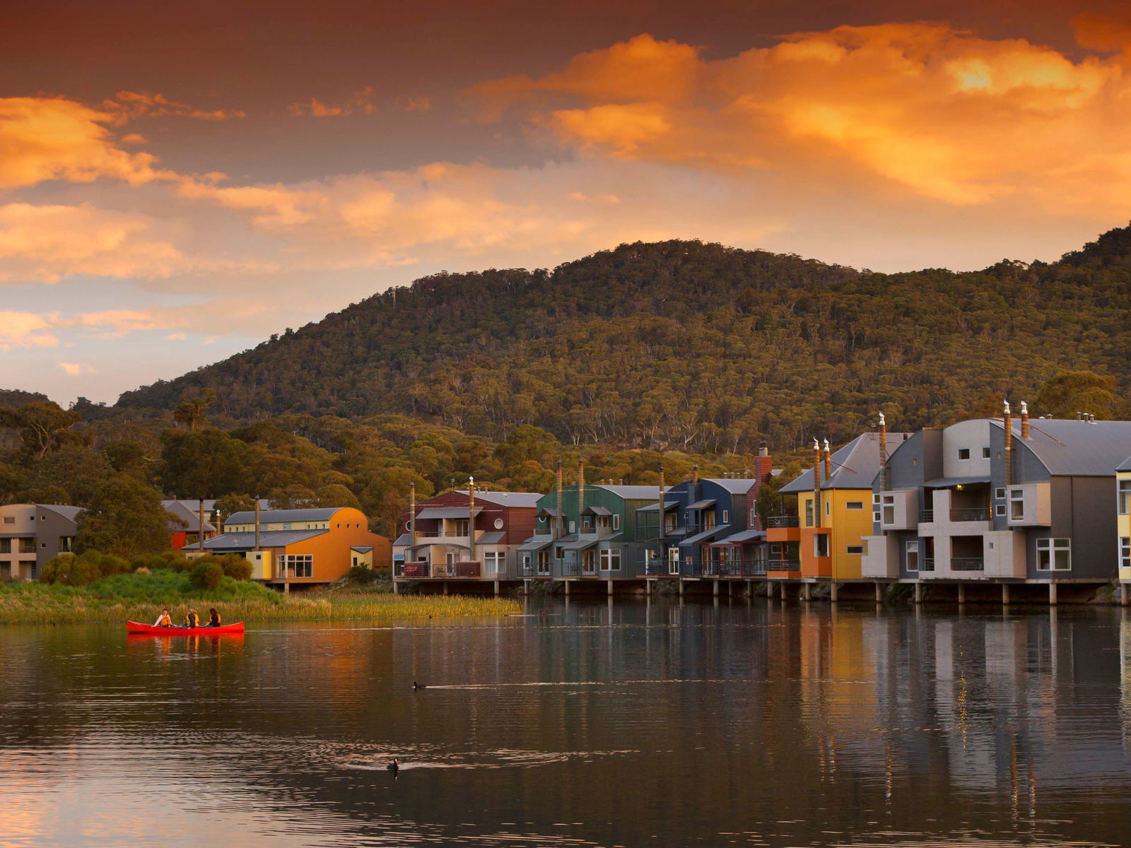 East Jindabyne NSW Palm Beach Accommodation
