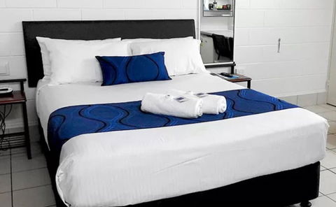 Barrier Reef Motel - Palm Beach Accommodation 1