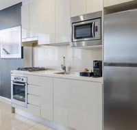 Meriton Suites Zetland - Palm Beach Accommodation
