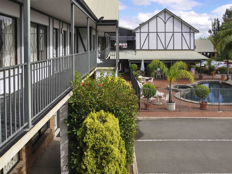 Ibis Styles Adelaide Manor - Palm Beach Accommodation 0