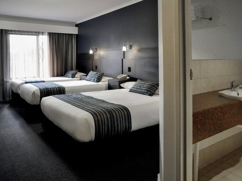 Ibis Styles Adelaide Manor - Palm Beach Accommodation 1