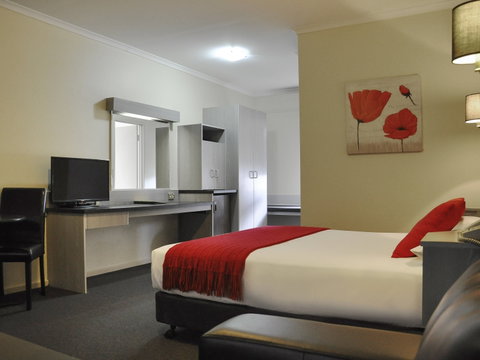 Ibis Styles Adelaide Manor - Palm Beach Accommodation 2