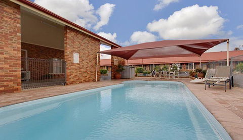 Parkes International - Palm Beach Accommodation 2