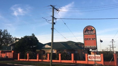 Across Country Motel & Svcd Apts - Palm Beach Accommodation 0