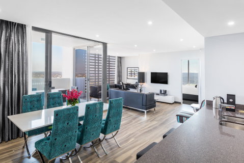 Meriton Suites Chatswood - Palm Beach Accommodation 1