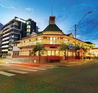 Oaks Grand Gladstone - Palm Beach Accommodation