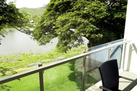 Itara & Jacana Apartments - Palm Beach Accommodation 3