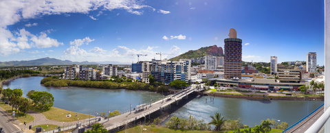 Hotel Grand Chancellor Townsville - Palm Beach Accommodation 0