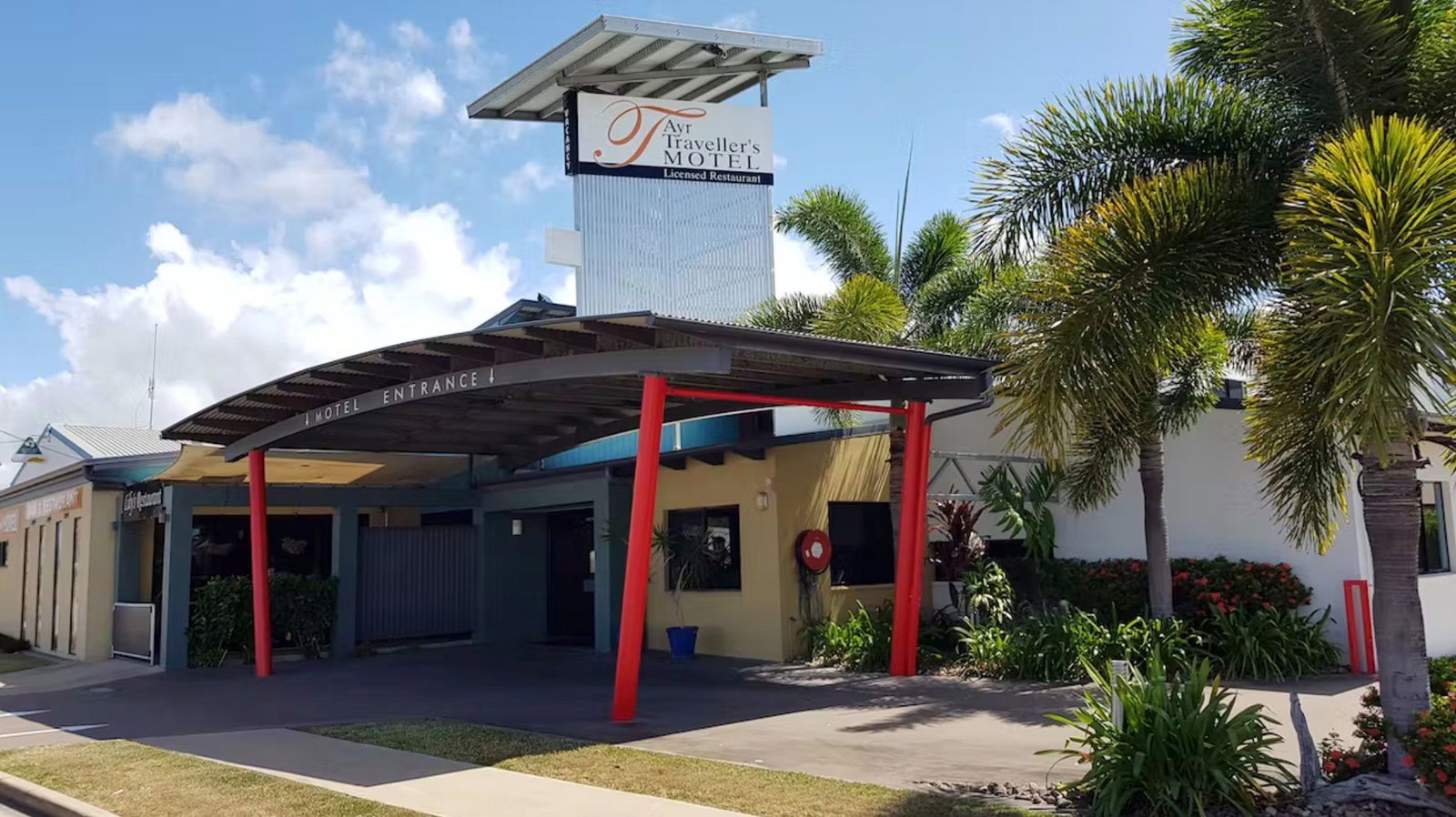 Ayr QLD Palm Beach Accommodation