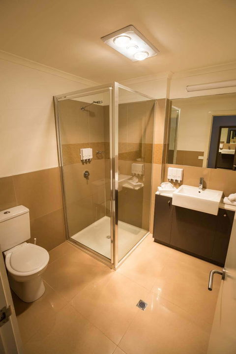 Bairnsdale International - Palm Beach Accommodation 3