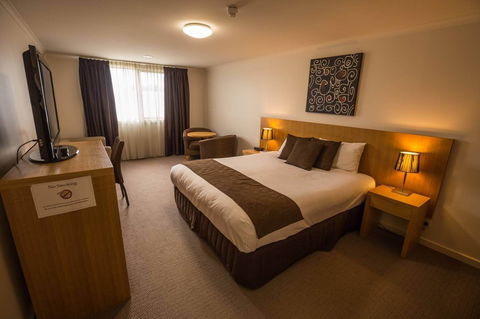 Bairnsdale International - Palm Beach Accommodation 4