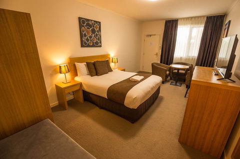 Bairnsdale International - Palm Beach Accommodation 7