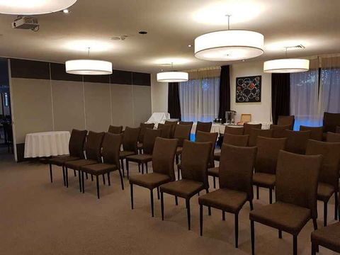 Bairnsdale International - Palm Beach Accommodation 8