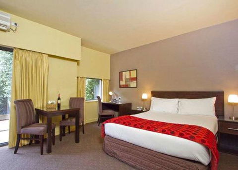 Comfort Inn & Suites City Views - Palm Beach Accommodation 2