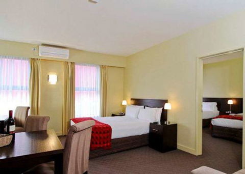 Comfort Inn & Suites City Views - Palm Beach Accommodation 4