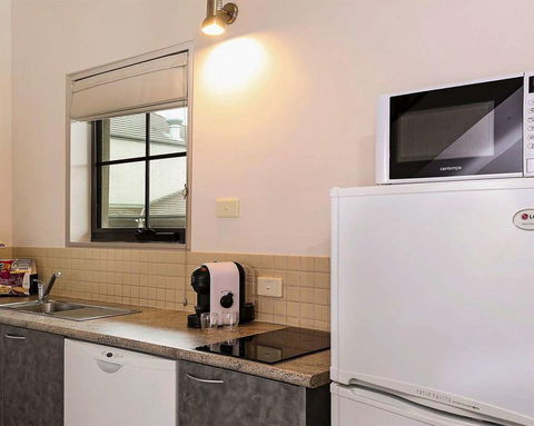 Quality Inn & Suites Menzies - Palm Beach Accommodation 7