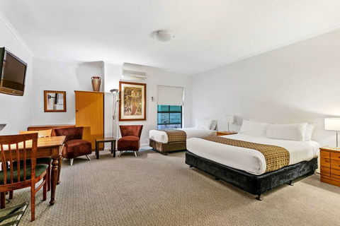 Quality Inn & Suites Menzies - Palm Beach Accommodation 15