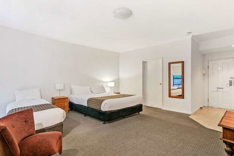 Quality Inn & Suites Menzies - Palm Beach Accommodation 16