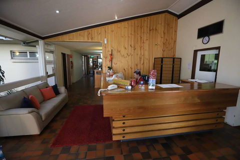 Emerald Central Hotel - Palm Beach Accommodation 4