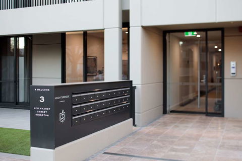 Knightsbridge Canberra - Palm Beach Accommodation 2