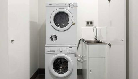 Knightsbridge Canberra - Palm Beach Accommodation 4