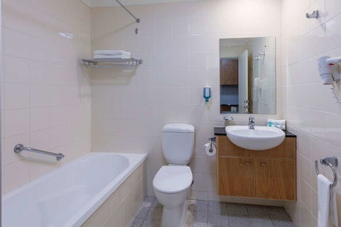 Nesuto Canberra Apartment Hotel - Palm Beach Accommodation 4