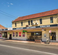 Nightcap at Regents Park Hotel - Palm Beach Accommodation