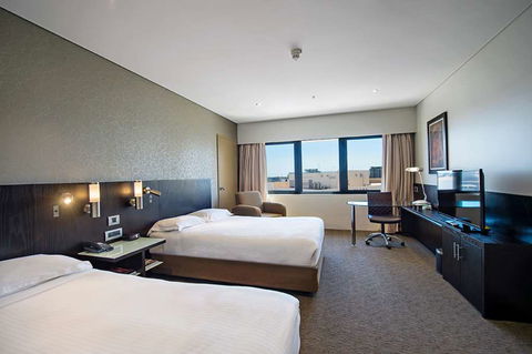 Hilton Darwin - Palm Beach Accommodation 4