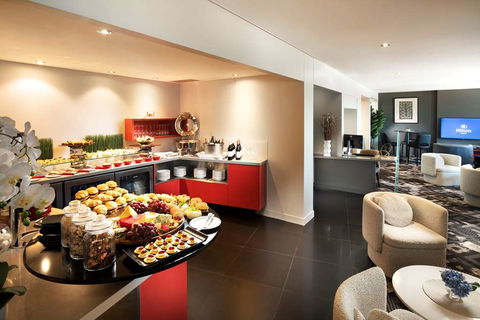 Hilton Darwin - Palm Beach Accommodation 16